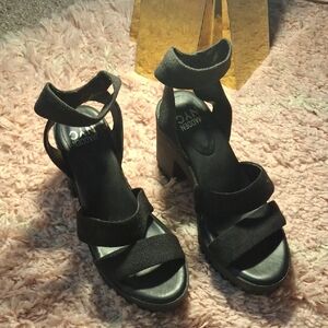 Madden NYC Black Platform Strappy Sandals